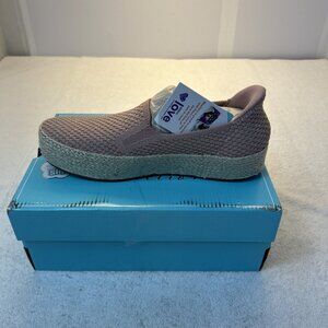 Martha Stewart Bobs Skechers Sparkle Rose Slip-Ons Women SZ 9 New in Box